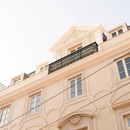 The Verse Aparthotel