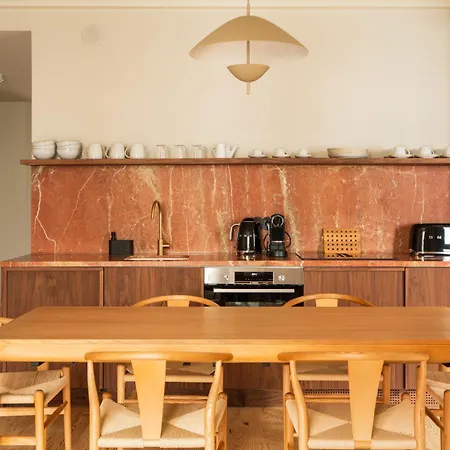 Aparthotel The Verse 4*