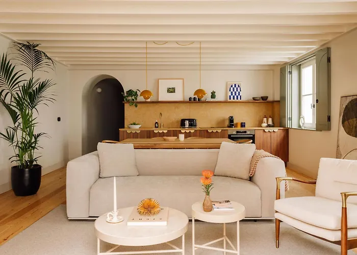 The Verse Aparthotel