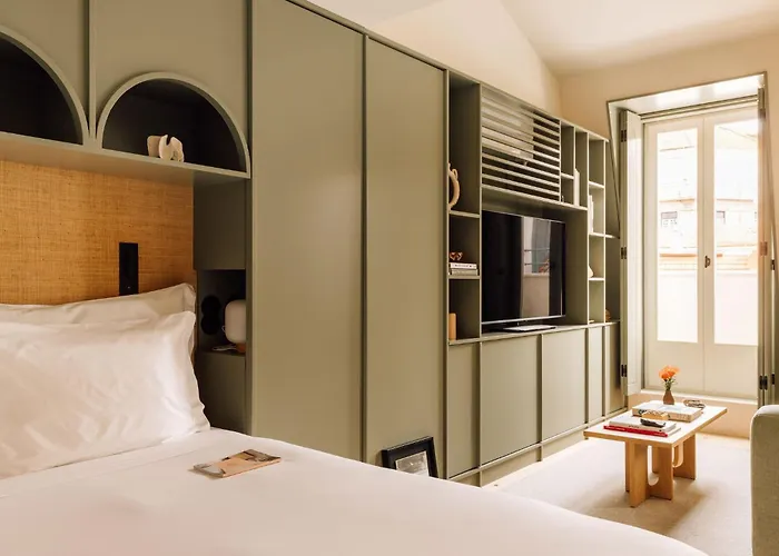 The Verse Aparthotel 4*